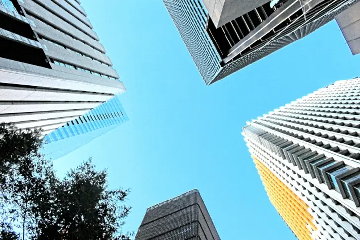 隣地に高層マンション、日当たりは大丈夫?日照権とは何かを知ろう