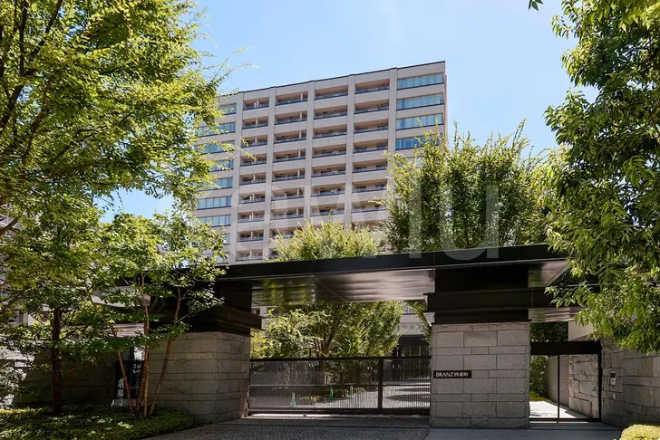 【多くの文化人を惹きつけてきた街に佇む】ブランズ四番町、その魅力に迫りました!