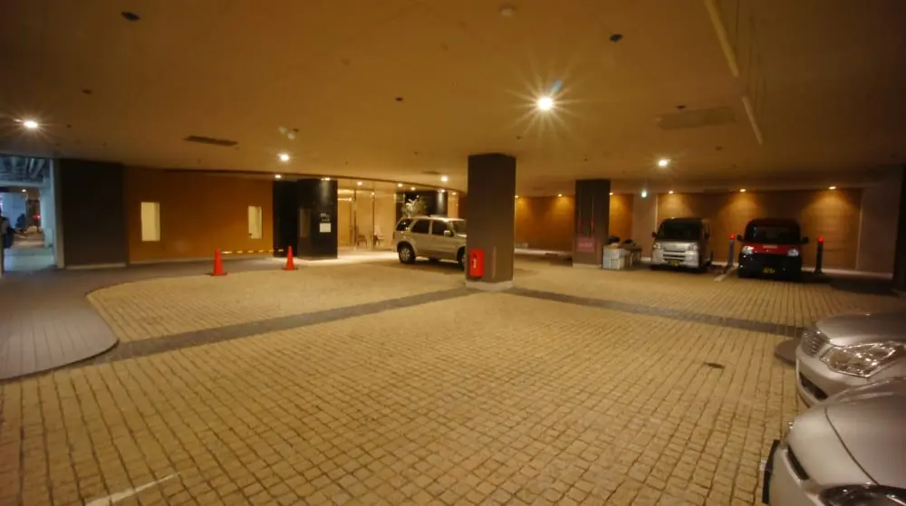 駐車場と車寄せ