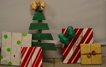 すのこで作った簡単クリスマスツリー